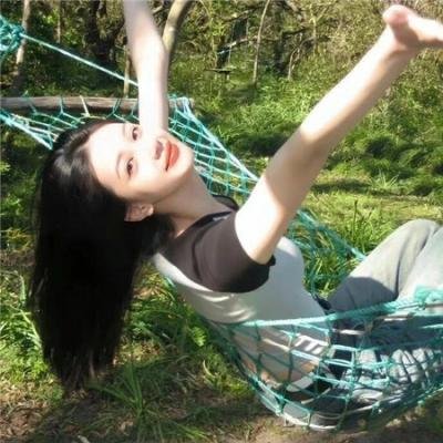 女孩舞步